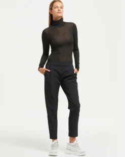 Maglia collo alto in modal cashmere con lamé