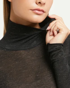 Maglia collo alto in modal cashmere con lamé