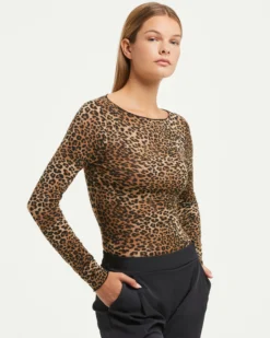 Maglia con scollo a barchetta in modal cashmere stampa animalier