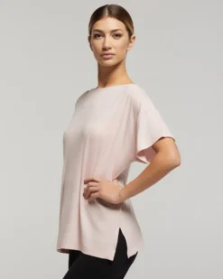 Maglia manica corta scollo barchetta in viscosa sostenibile vestibilità over