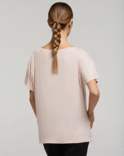 Maglia manica corta scollo barchetta in viscosa sostenibile vestibilità over