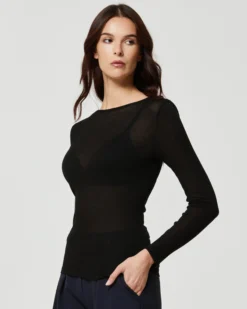 Maglia rib con scollo barchetta in modal cashmere a costine