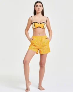 Pompea x Silvian Heach shorts con fantasia rigata