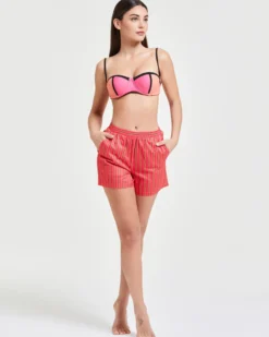Pompea x Silvian Heach shorts con fantasia rigata